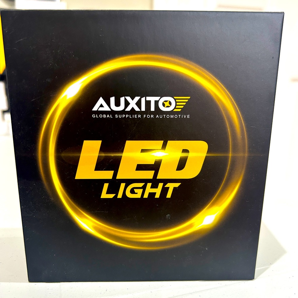 BN Never Used Auxito LED Lights 9005/HB3